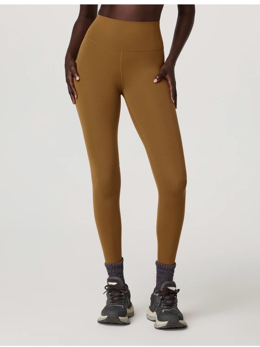 Vuori High-Rise Leggings in Olive
